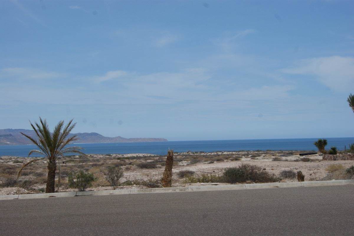 Maravia - Photo 1