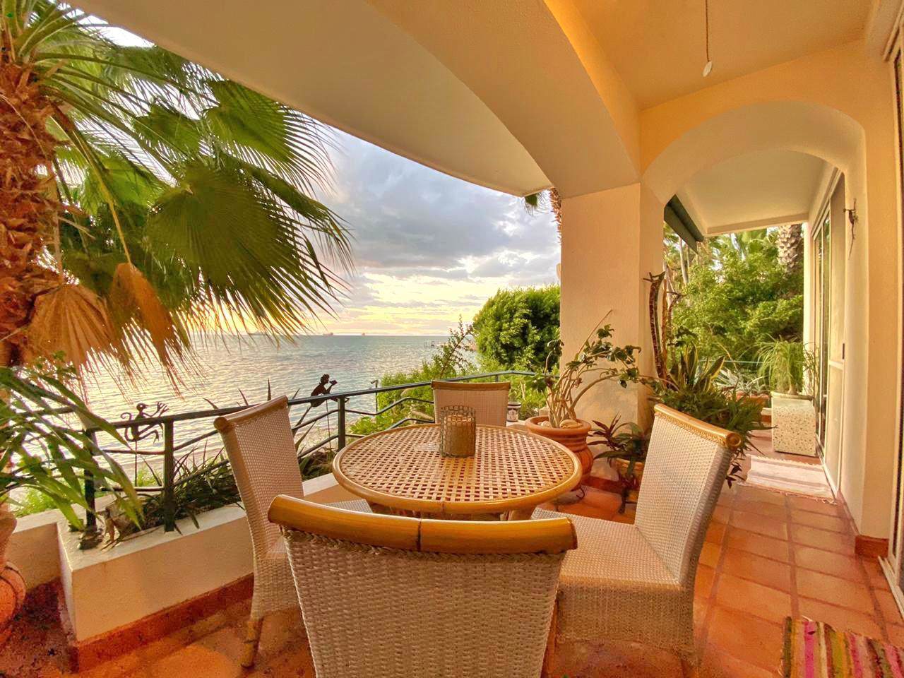 La Concha Suite & Beach Resort - Photo 1