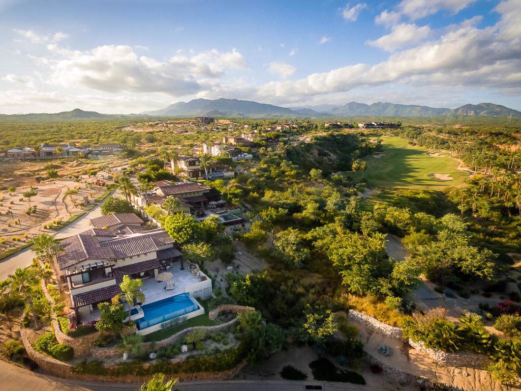 13 Club Villas - Photo 1