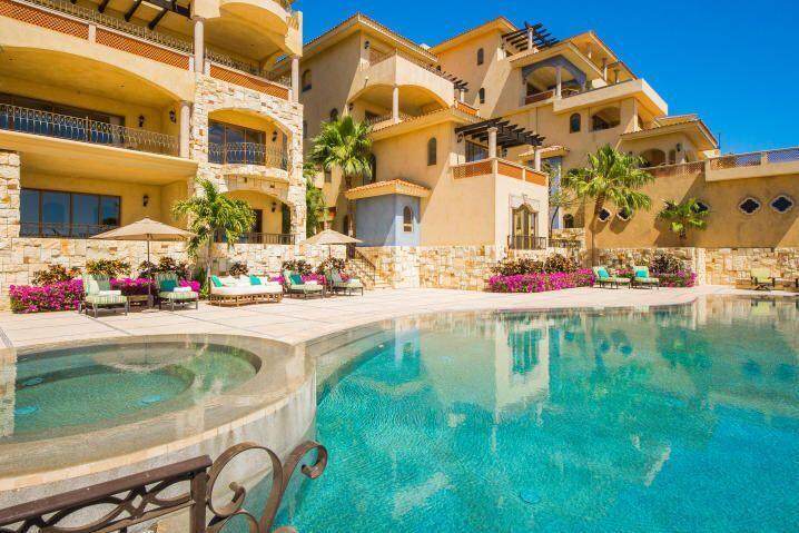 - One Level With Bay Views - - Photo 1