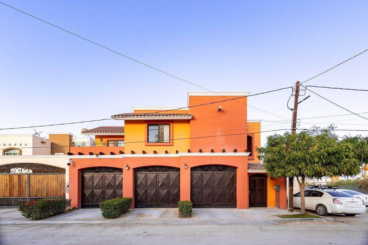 320 De Las Rosas - Photo 1