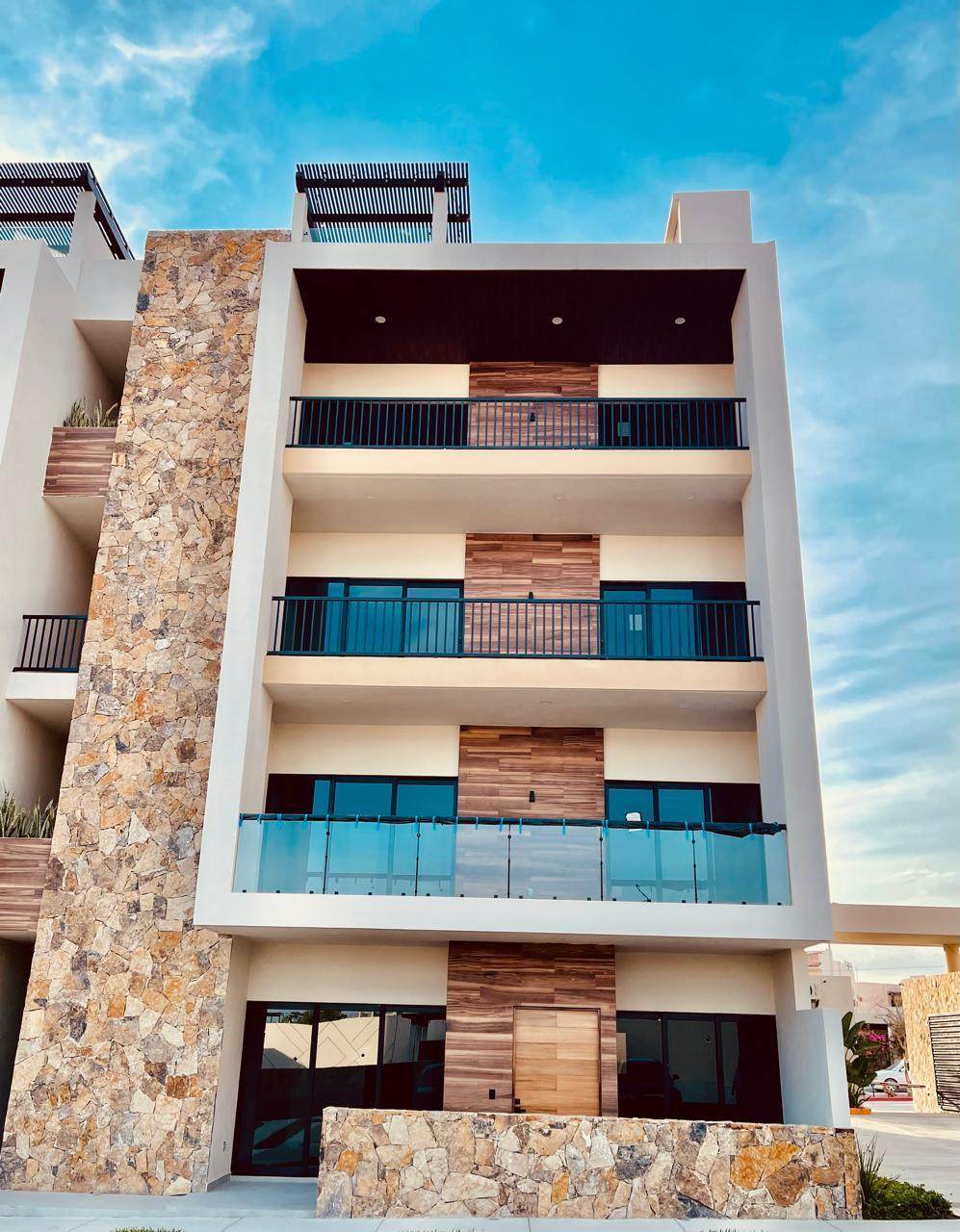 2 bedroom Ground-Floor Close To The Pool - Photo 1