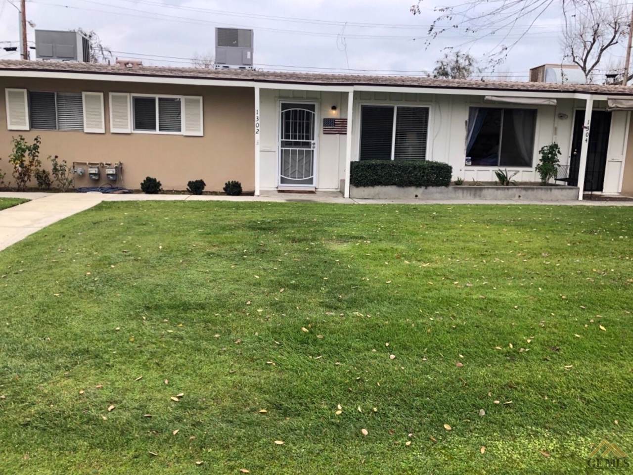 1302 Thunderbird Street - Photo 1