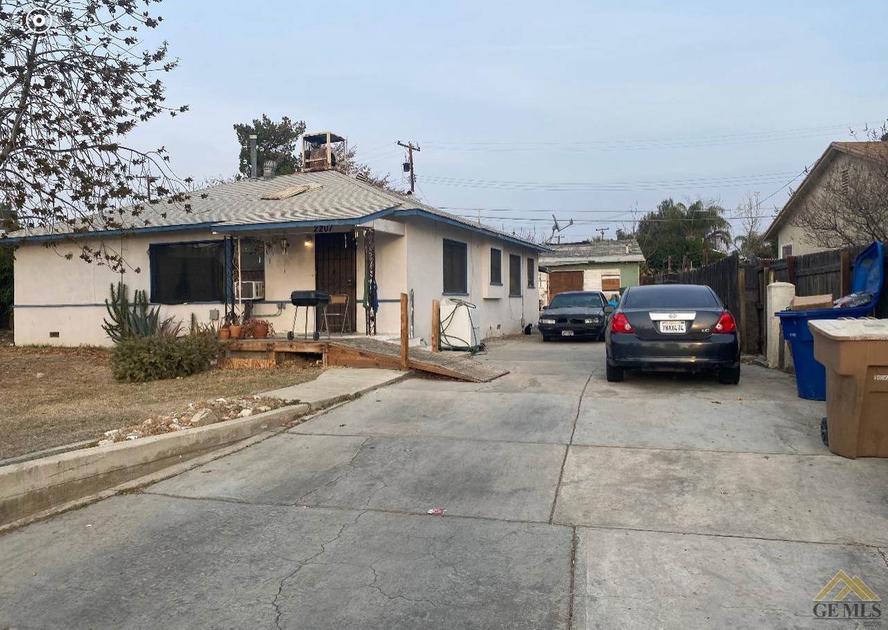 2207 Sandy Lane - Photo 1