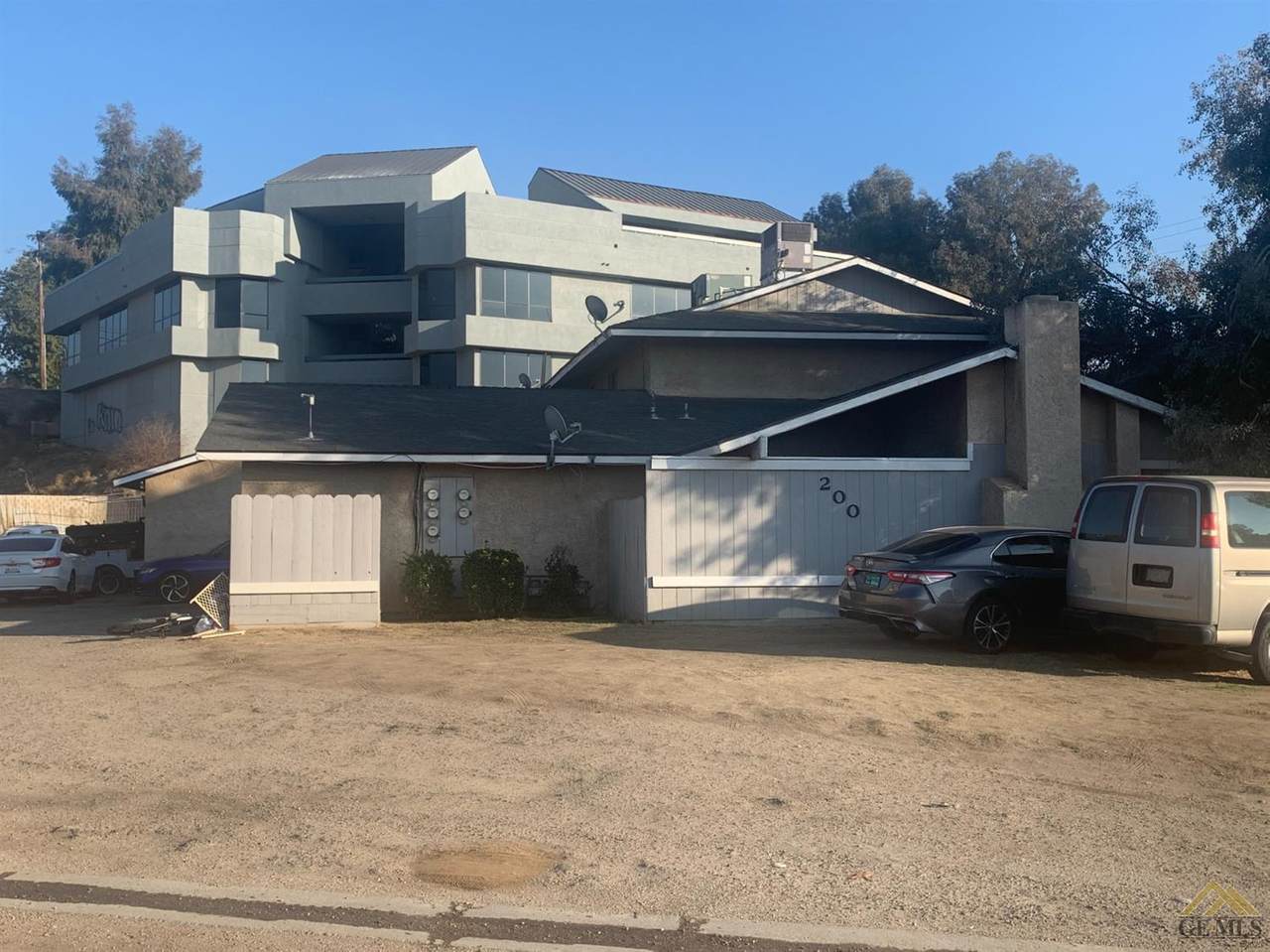 200 Jardin Court - Photo 1
