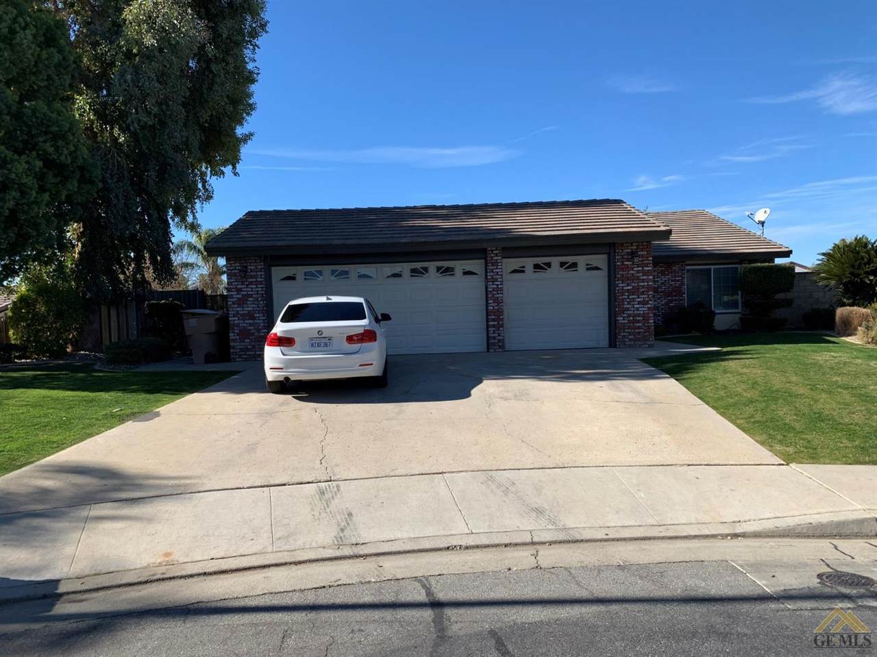 3900 Foxwood Street - Photo 1