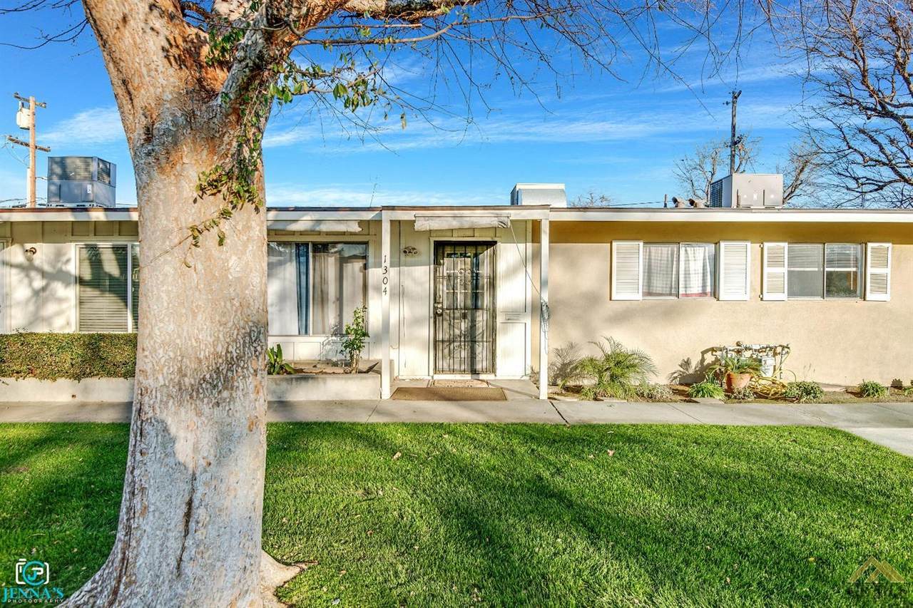 1304 Thunderbird Street - Photo 1