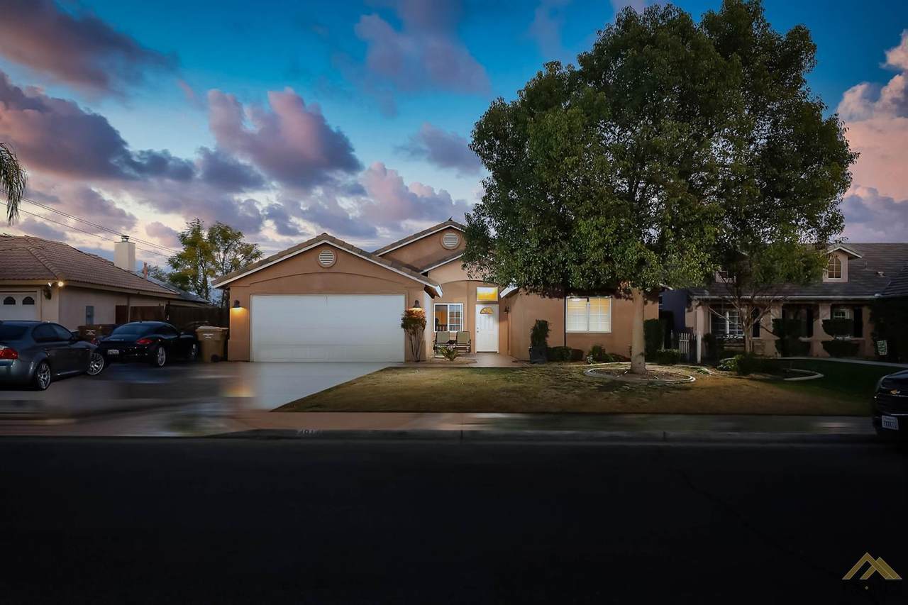 4914 Smokey Mountain Way - Photo 1