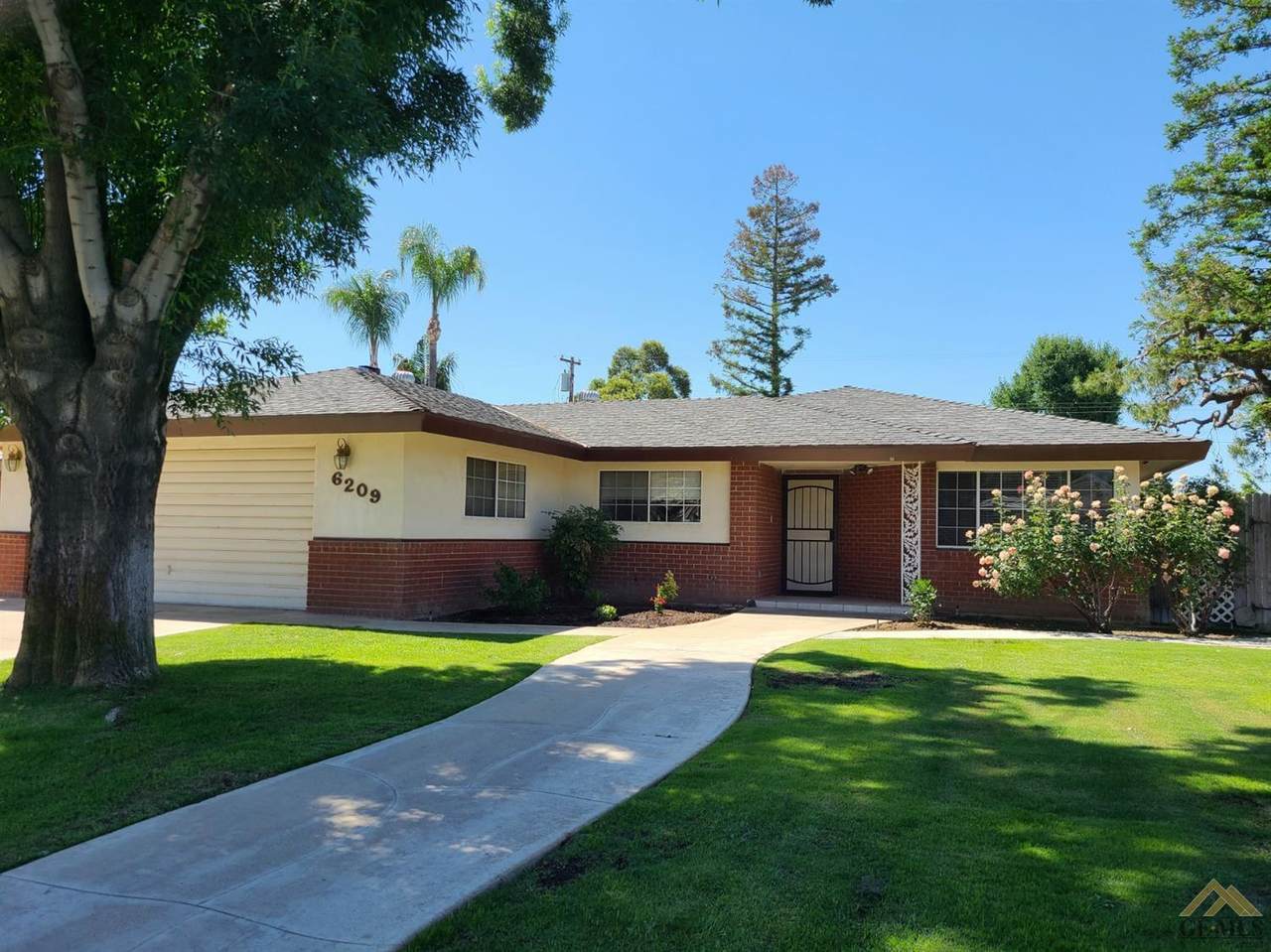 6209 Euclid Avenue - Photo 1
