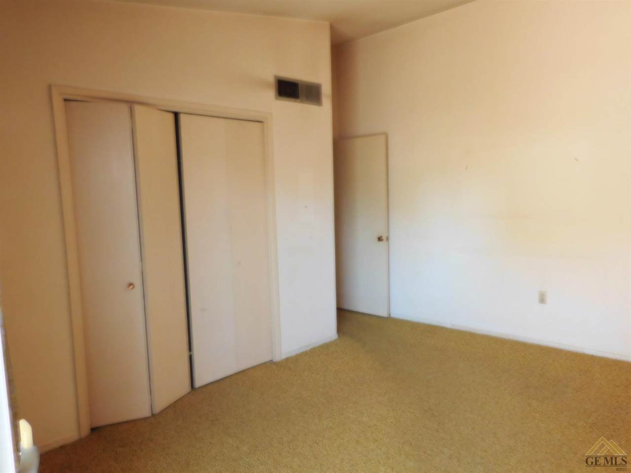 1305 Pebble Beach Drive, Bakersfield, CA 93309 (202107368) MV