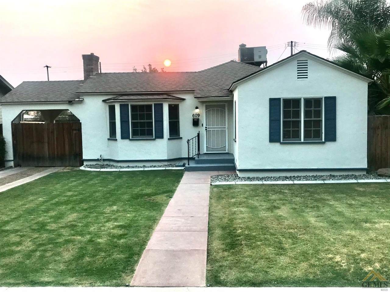 609 Cedar Avenue - Photo 1