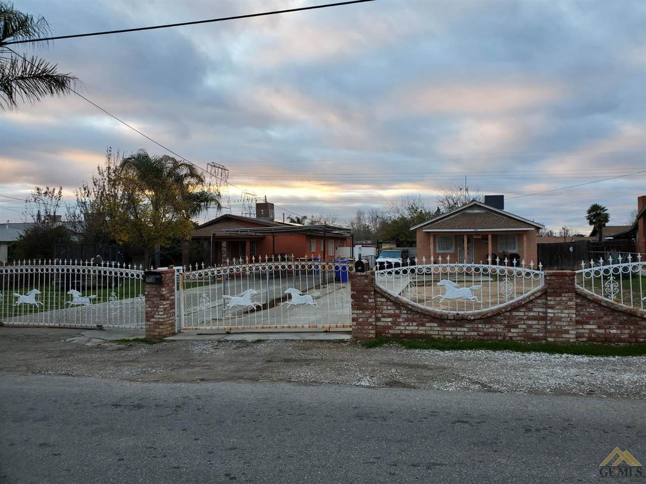 708 Park Drive - Photo 1
