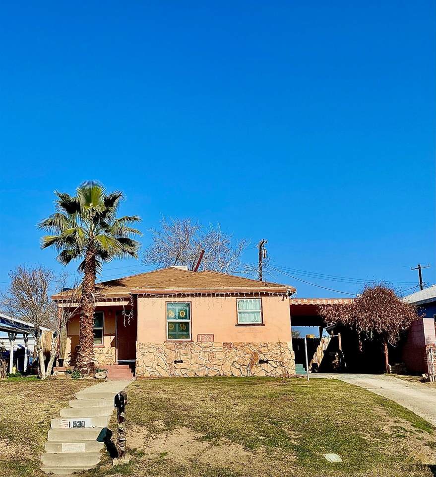 1530 Crestview Drive - Photo 1