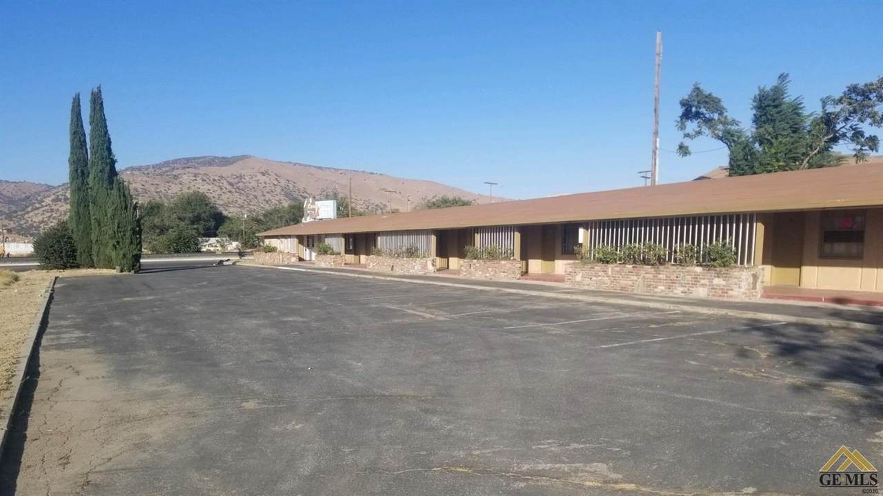 500 Tehachapi Boulevard - Photo 1