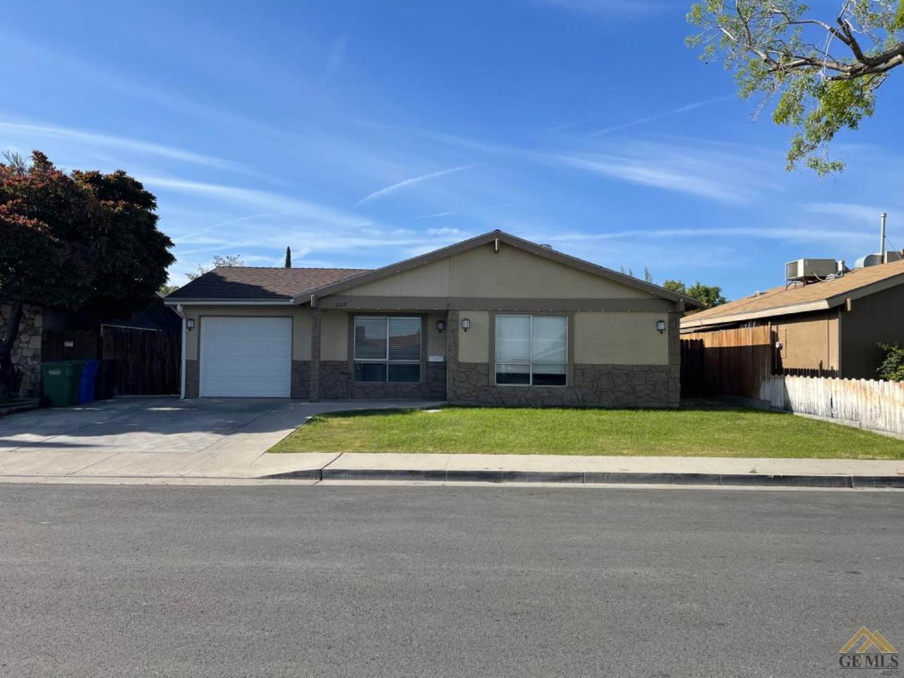 207 Sunset Lane - Photo 1