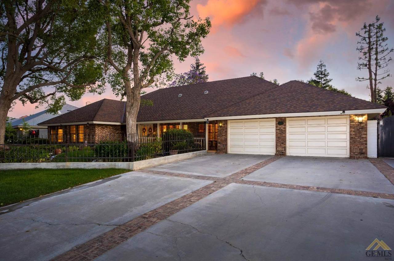 2201 Haggin Oaks Boulevard - Photo 1