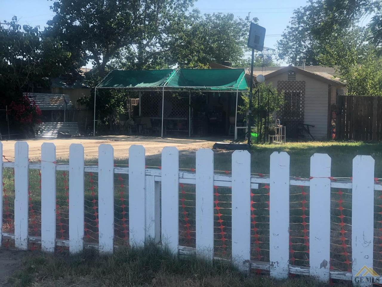 1595 G Street - Photo 1
