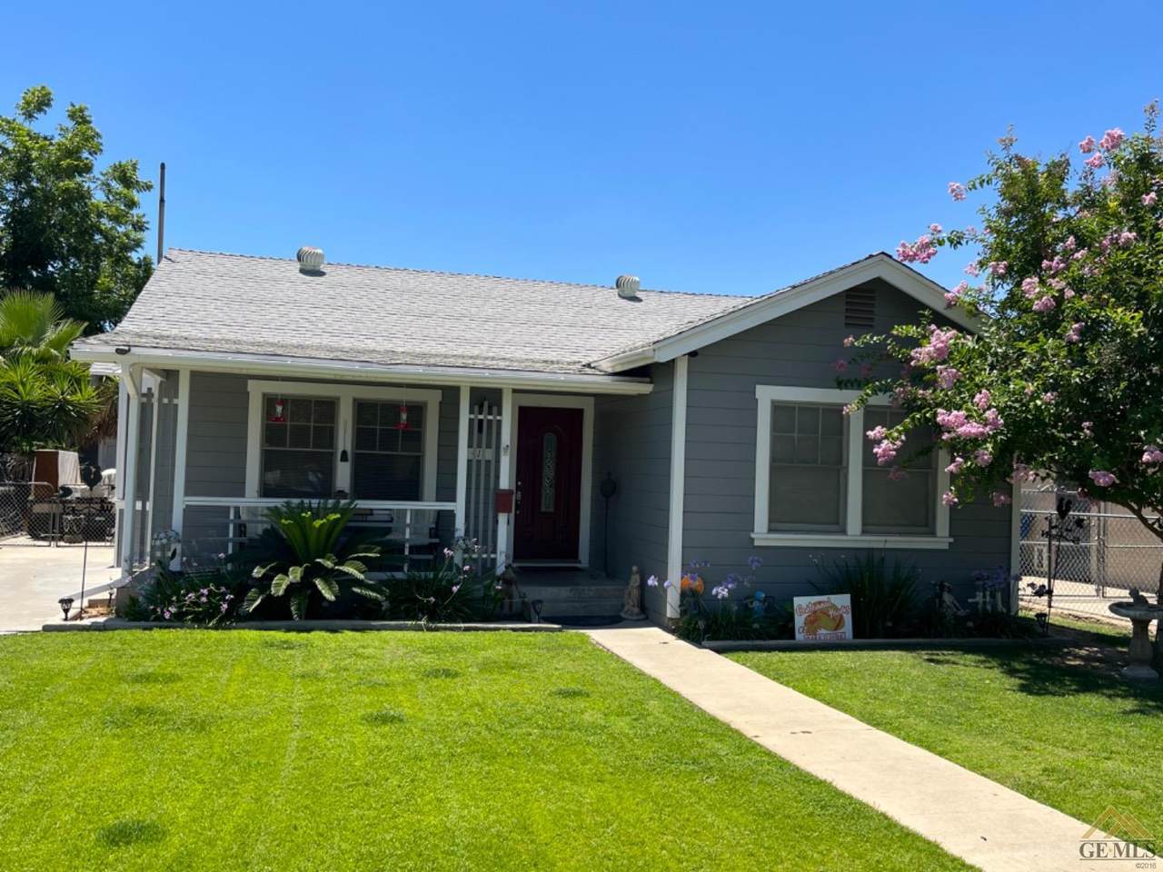 411 Highland Drive - Photo 1