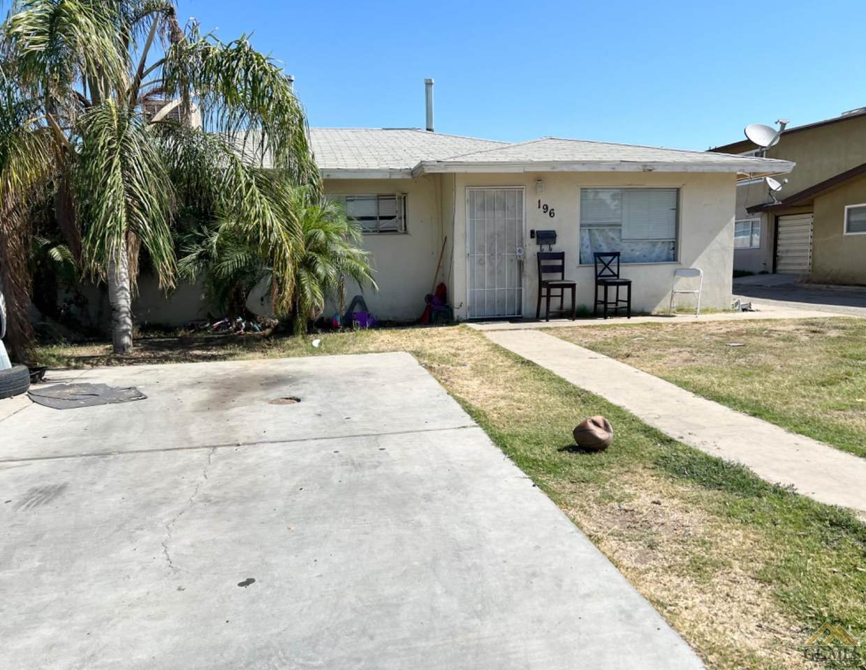 196 Warren Ave - Photo 1