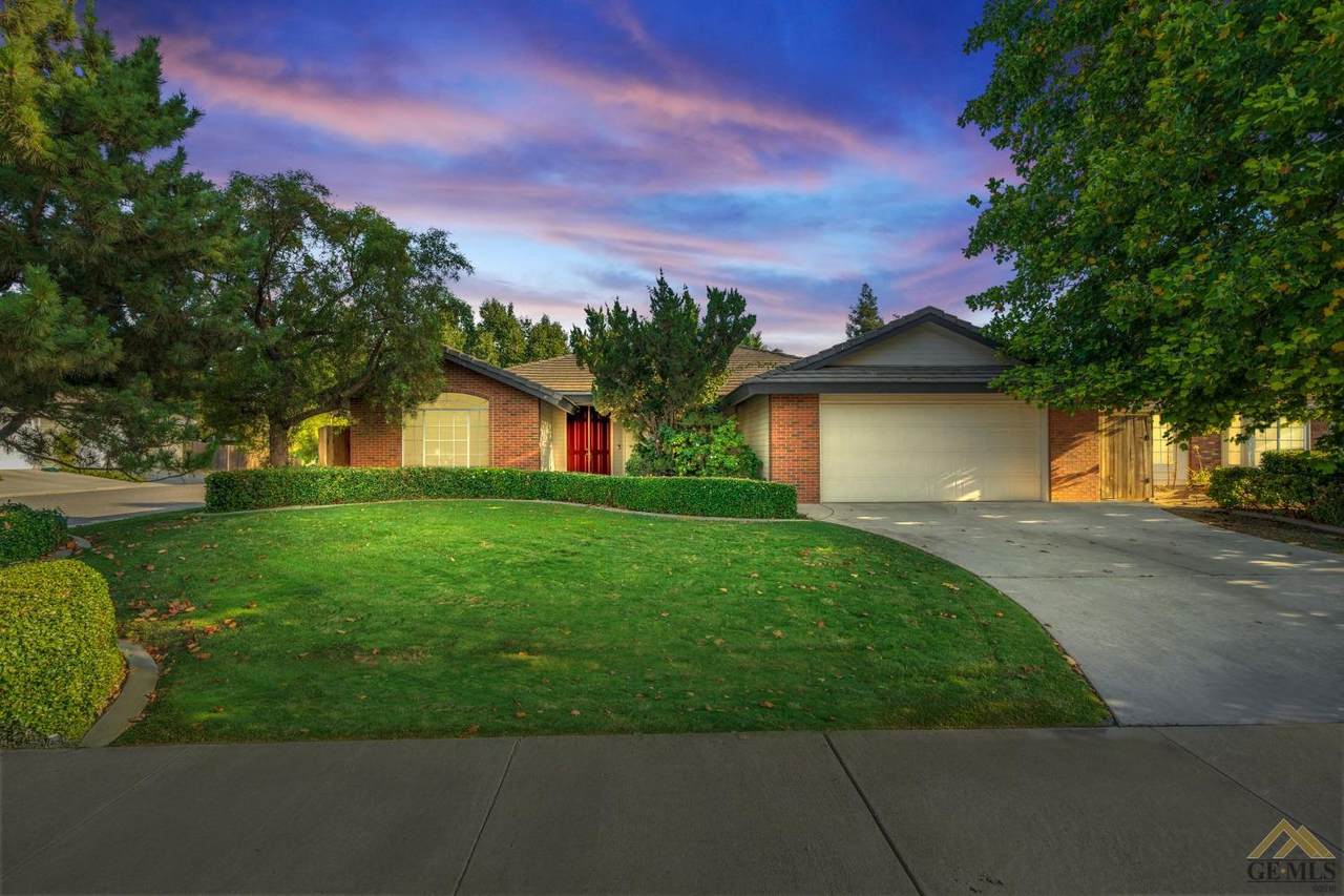 9103 Oak Hills Avenue - Photo 1
