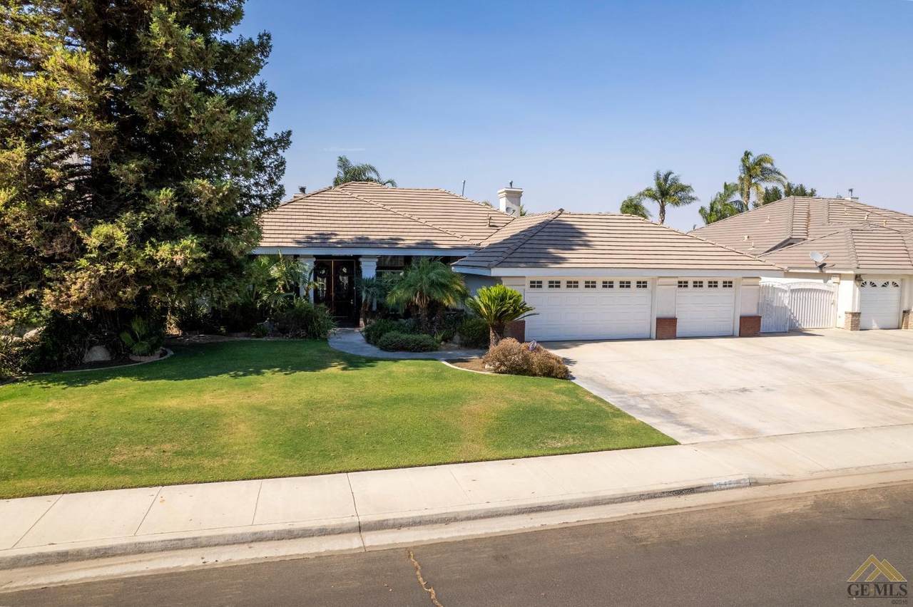 15524 Marty Avenue - Photo 1