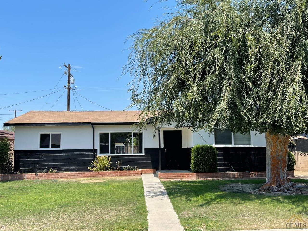 1607 6th Avenue - Photo 1