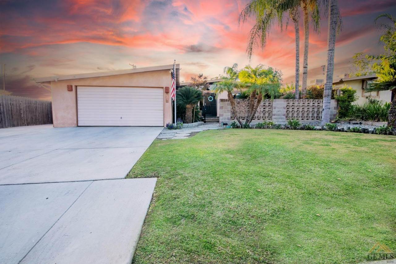 3109 Melrose Avenue - Photo 1