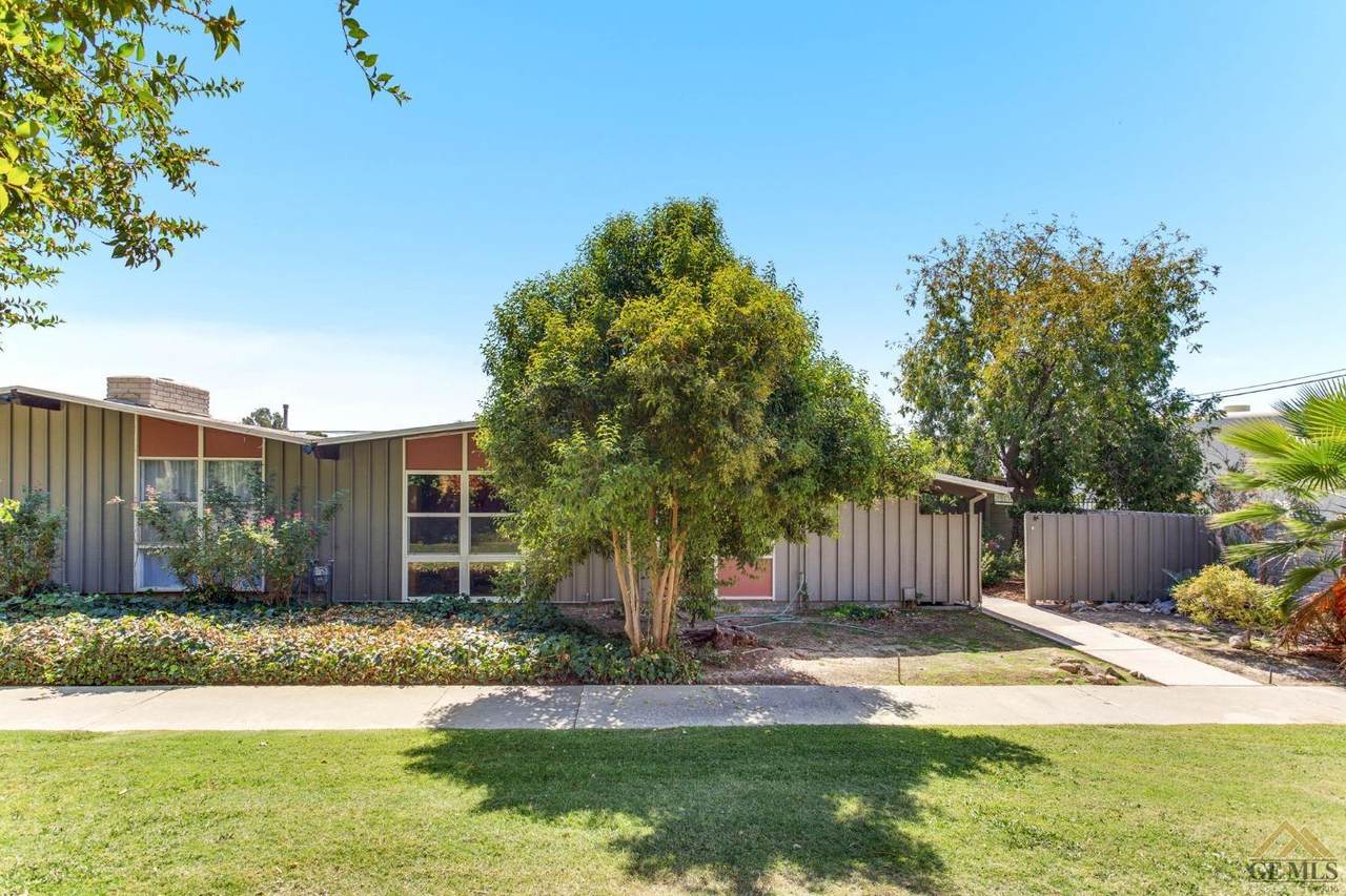 925 Panorama Drive - Photo 1