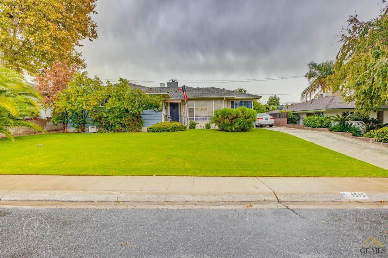 1515 Country Club Drive - Photo 1