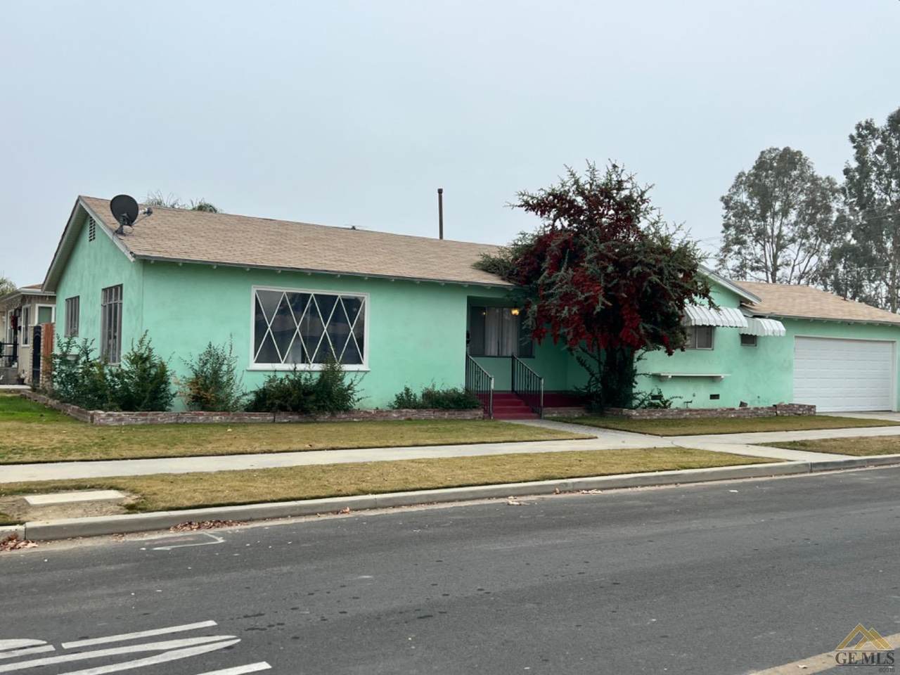 502 Birch Avenue - Photo 1