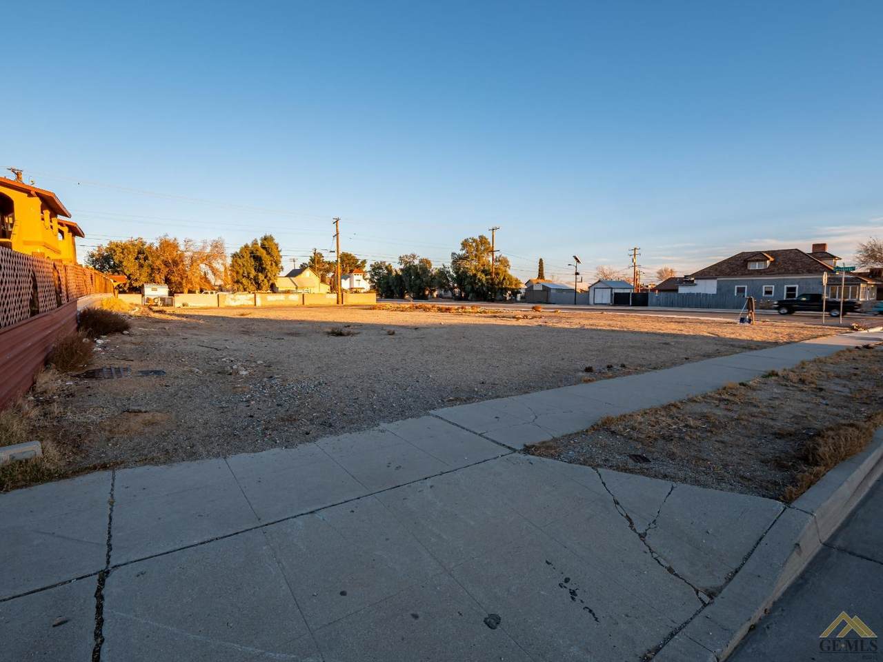 16014 K Street - Photo 1