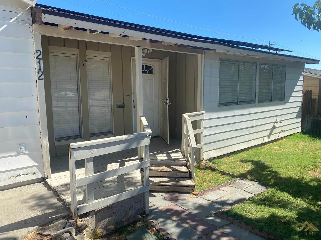 212 F Street - Photo 1