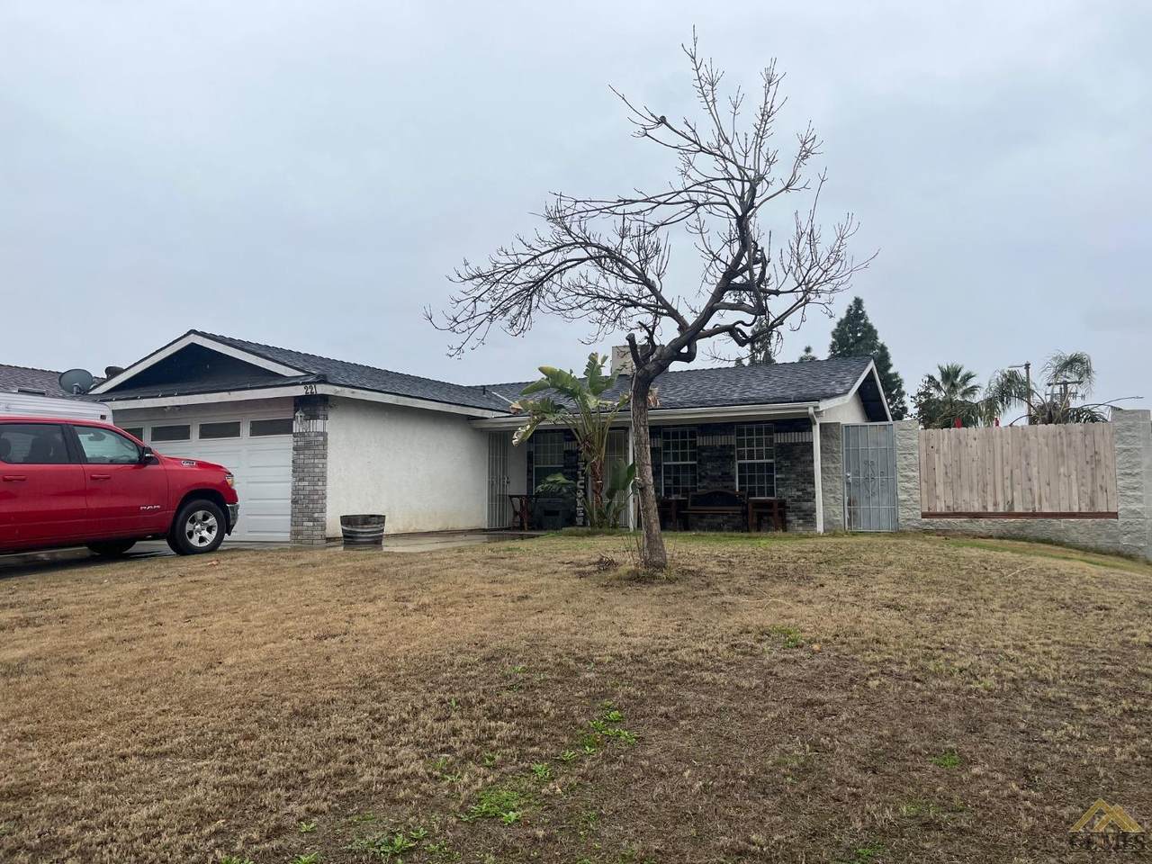 221 Galaxy Avenue - Photo 1