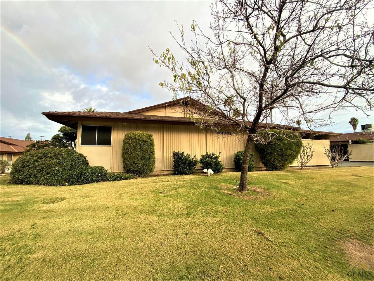 2818 Summit Circle - Photo 1