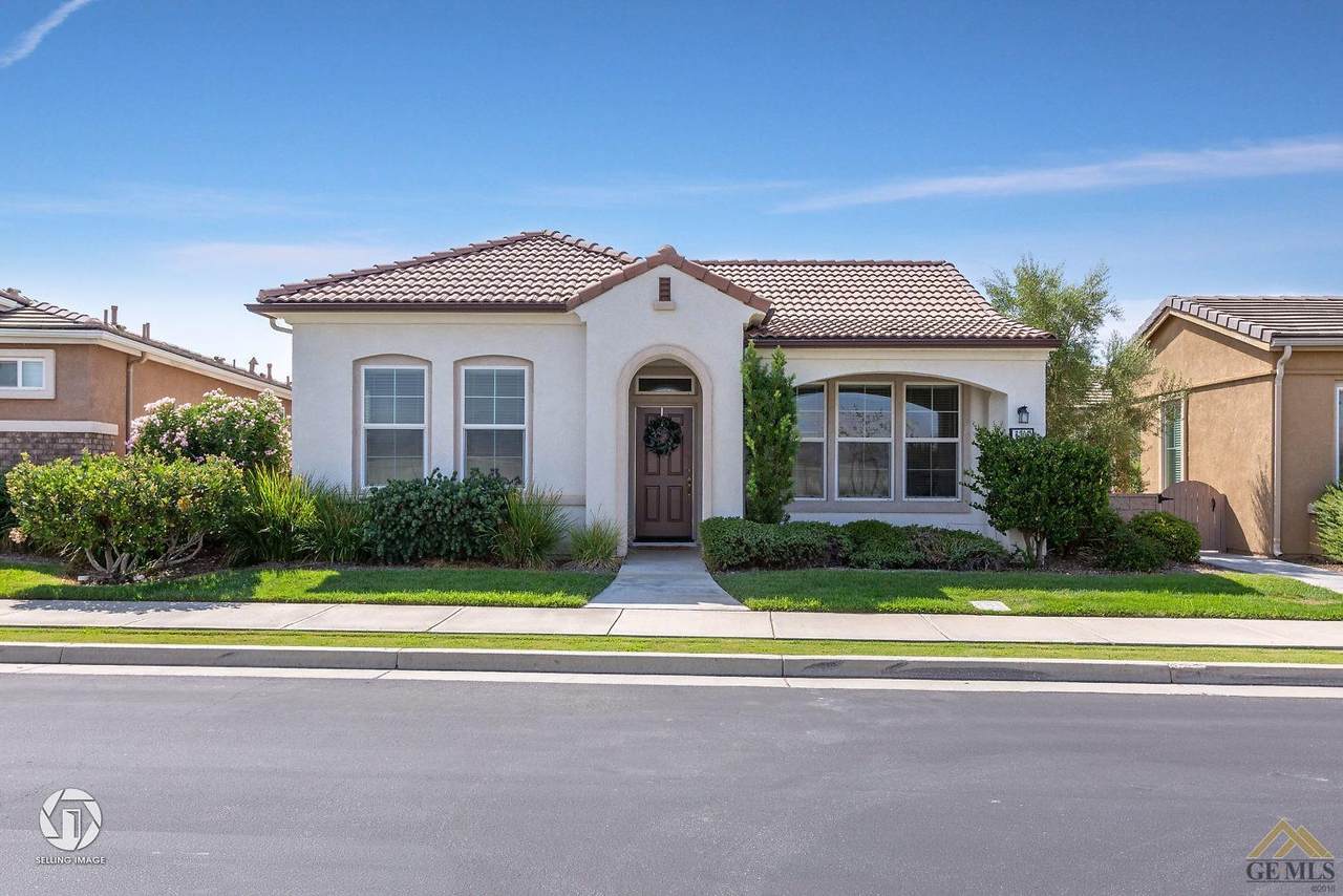 6306 Citrus Hills Drive - Photo 1