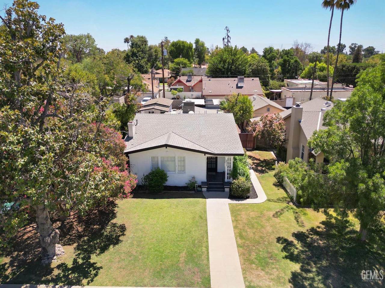 211 Flower Street - Photo 1