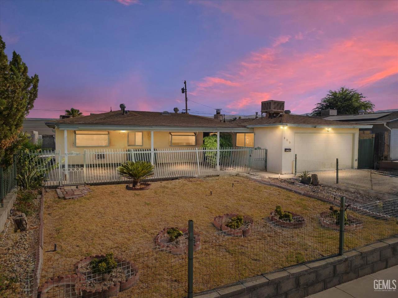 205 Suzanne Lane - Photo 1