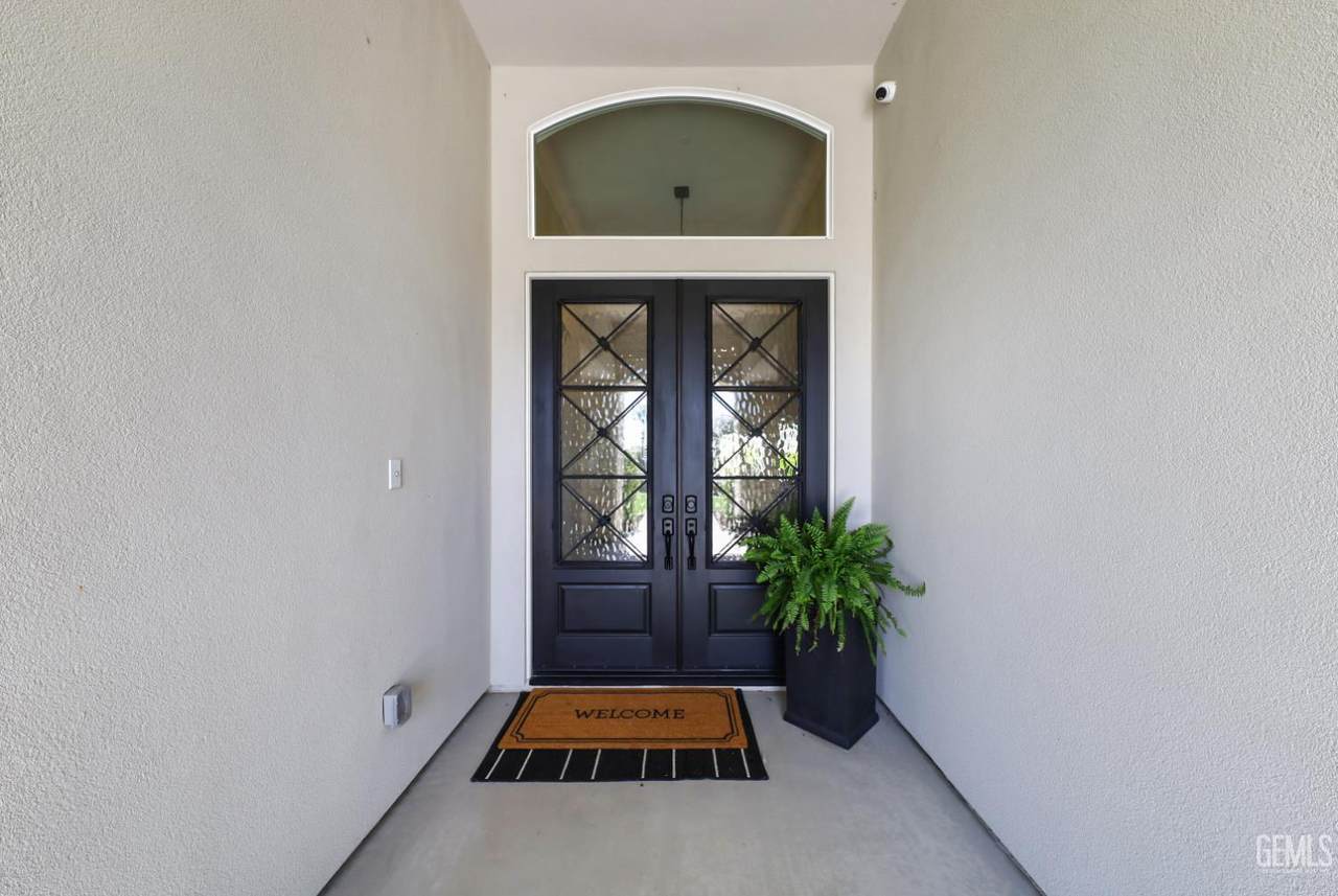 https://bt-photos.global.ssl.fastly.net/bakersfield/1280_boomver_1_202602782-2.jpg