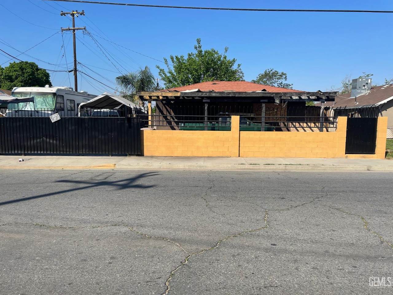 910 Baker Street - Photo 1
