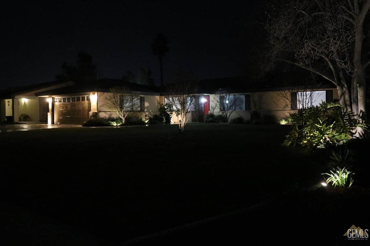 https://bt-photos.global.ssl.fastly.net/bakersfield/1280_boomver_1_202603665-2.jpg