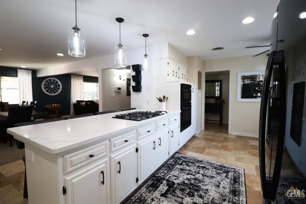 https://bt-photos.global.ssl.fastly.net/bakersfield/1280_boomver_1_202603665-2.jpg