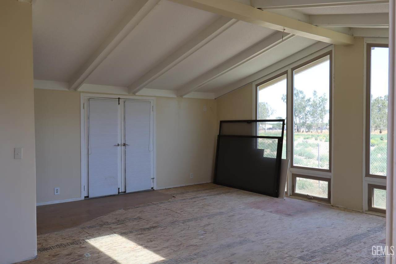 https://bt-photos.global.ssl.fastly.net/bakersfield/1280_boomver_1_202604932-2.jpg