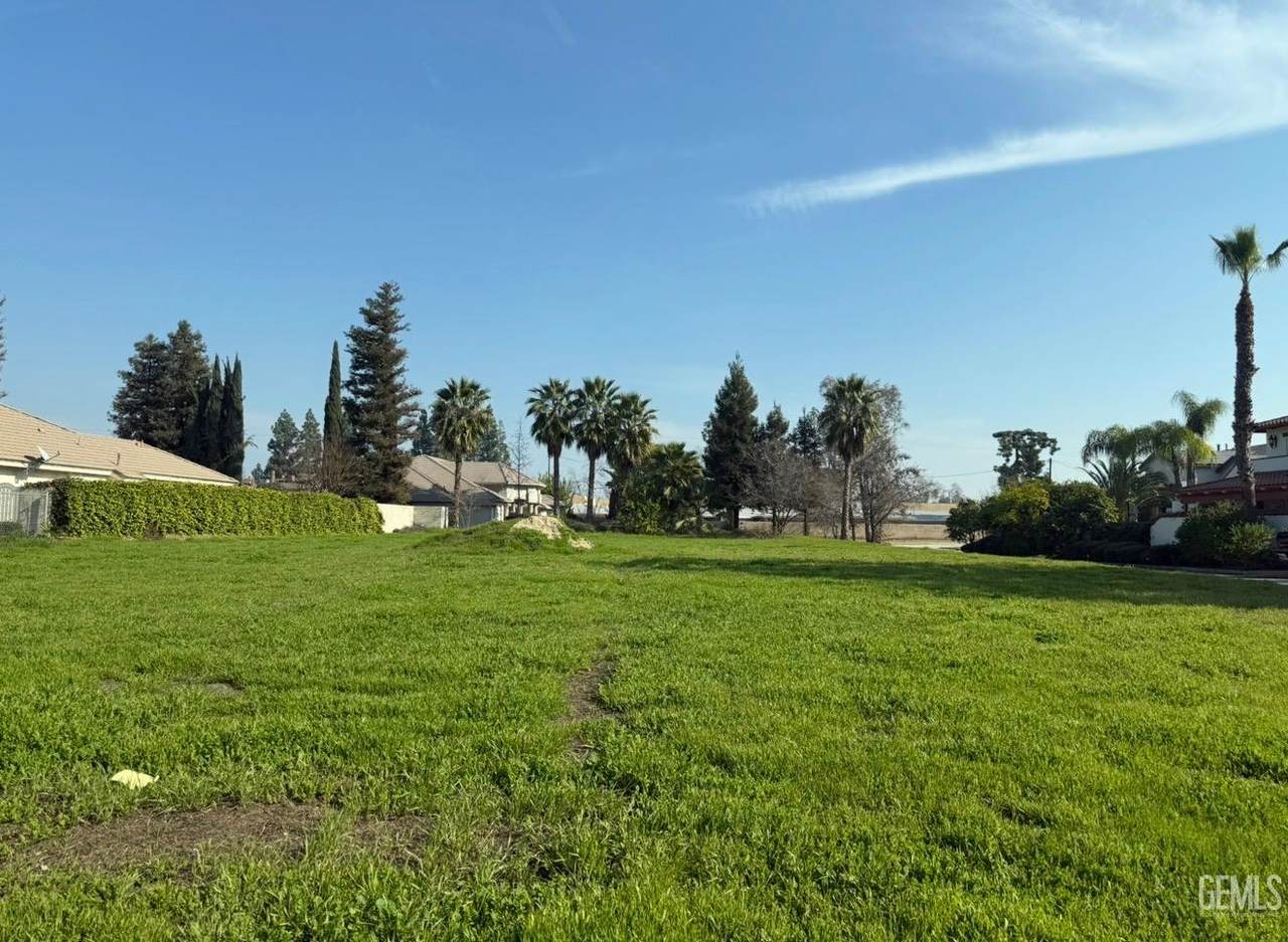 360 Garnsey Avenue - Photo 1