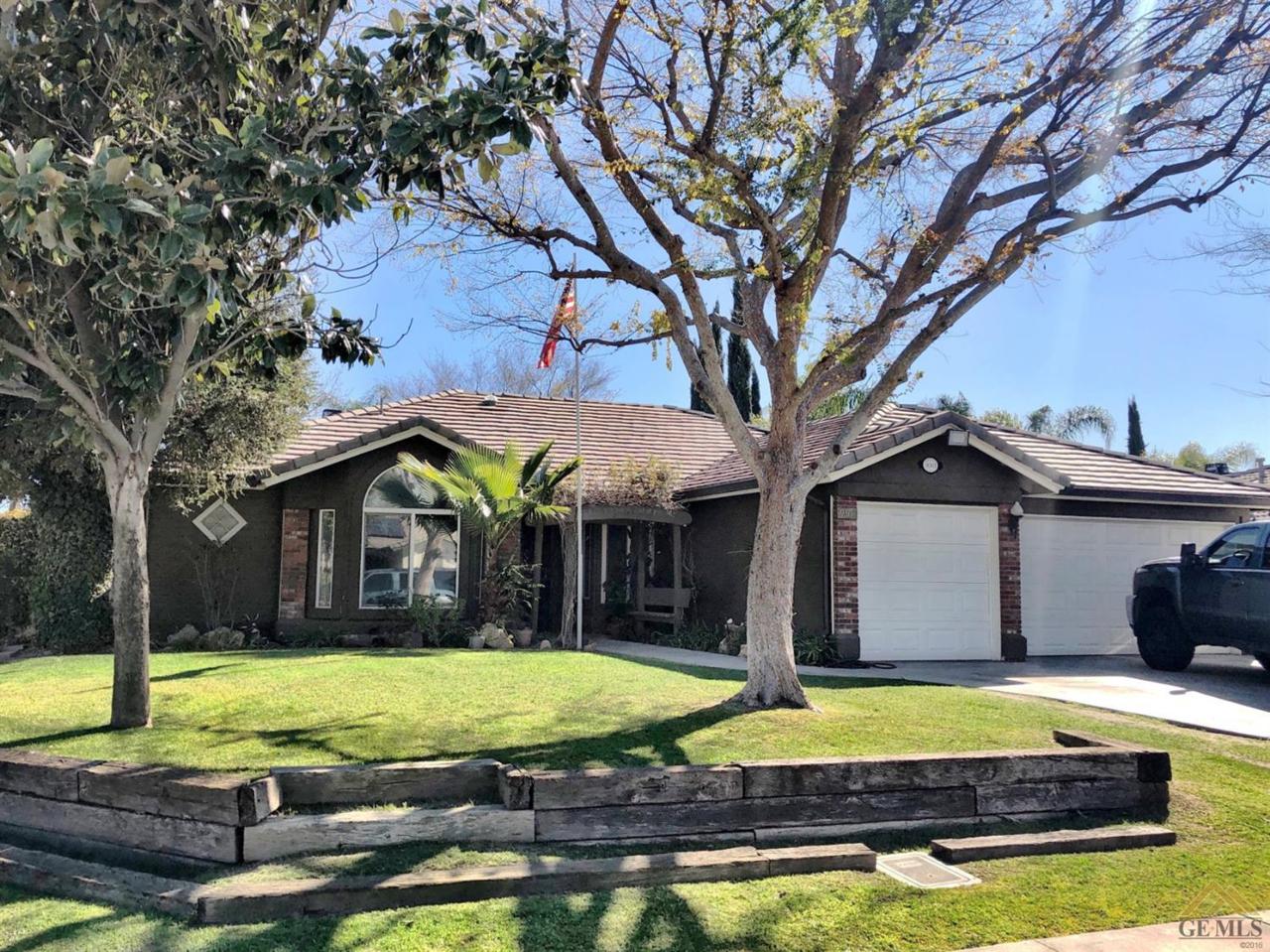 9301 Oak Hills Avenue - Photo 1
