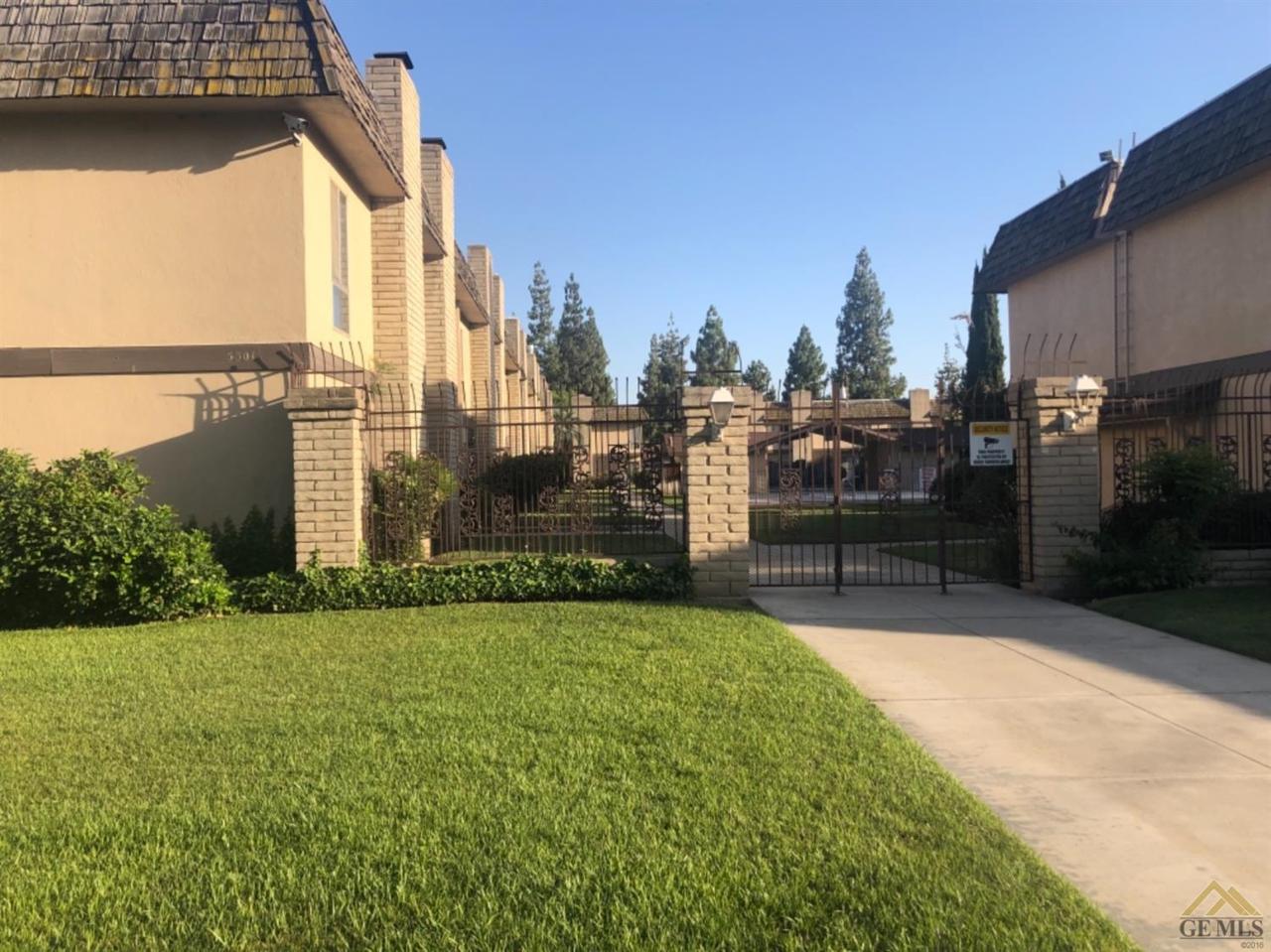 5301 Demaret Avenue - Photo 1