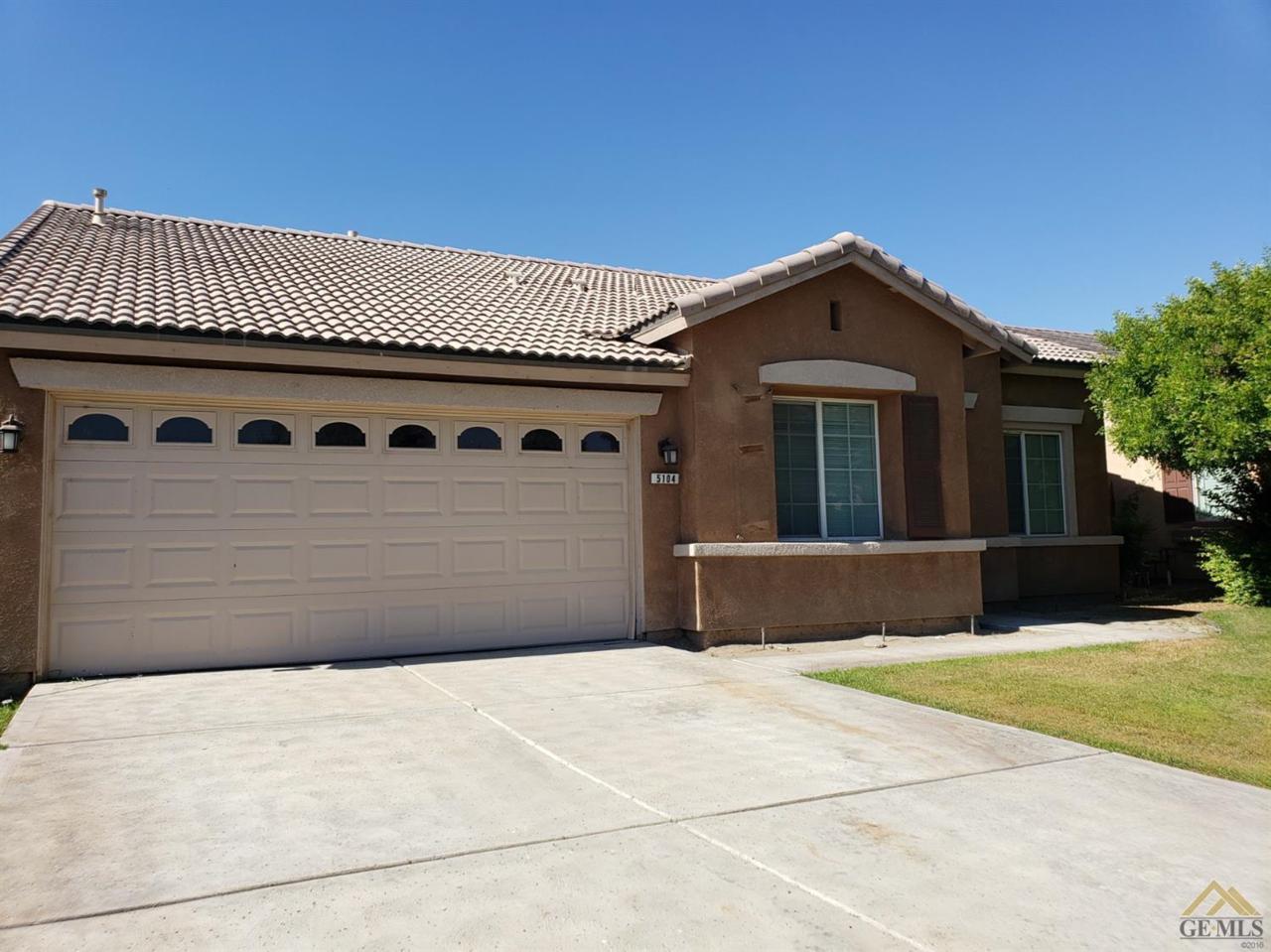 5104 Silver Clover Avenue - Photo 1