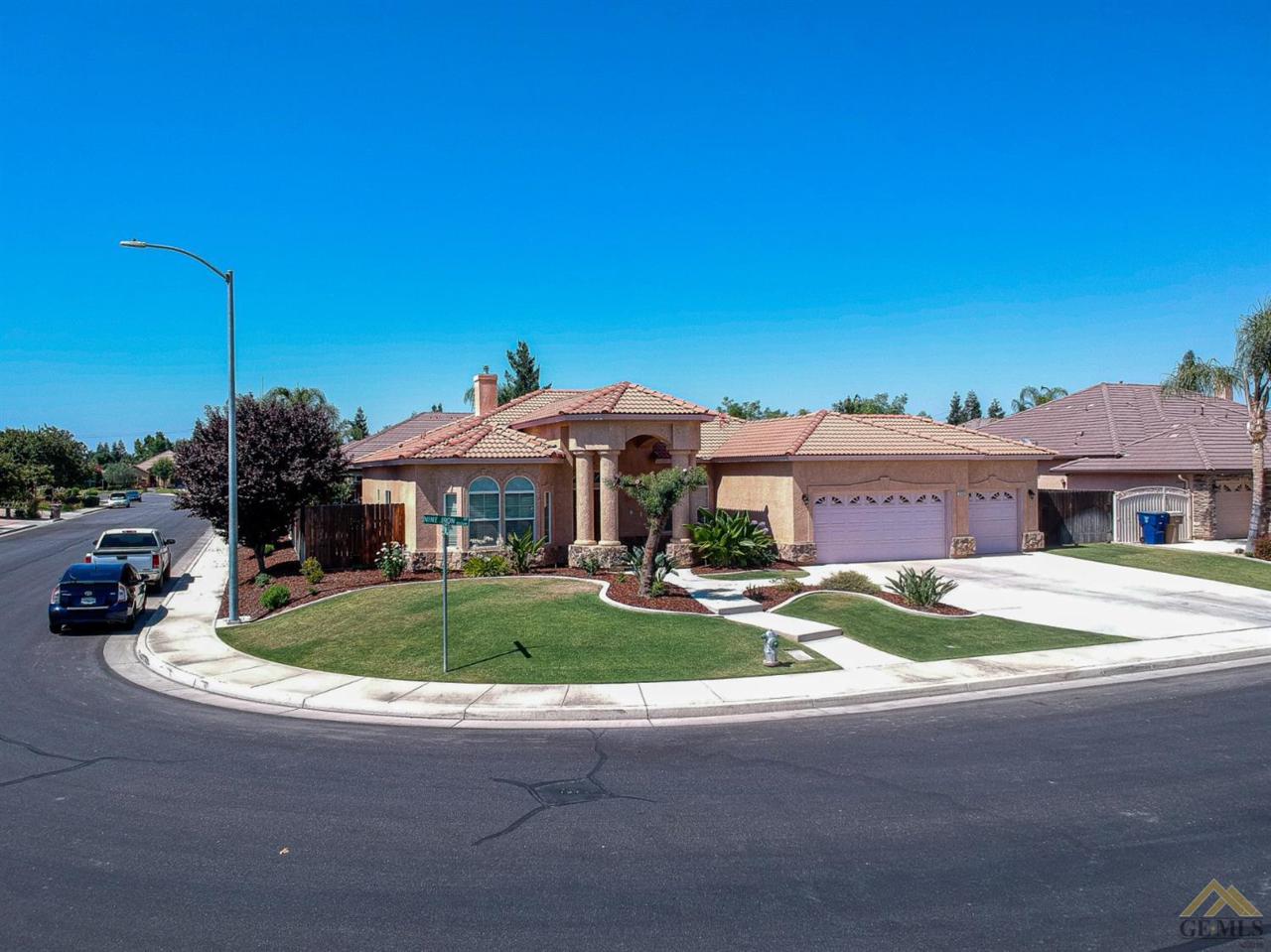 8508 Nine Iron Drive - Photo 1