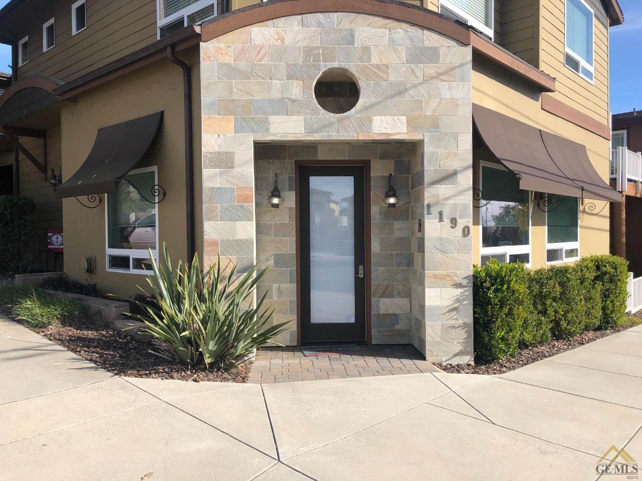 1190 Main - Photo 1
