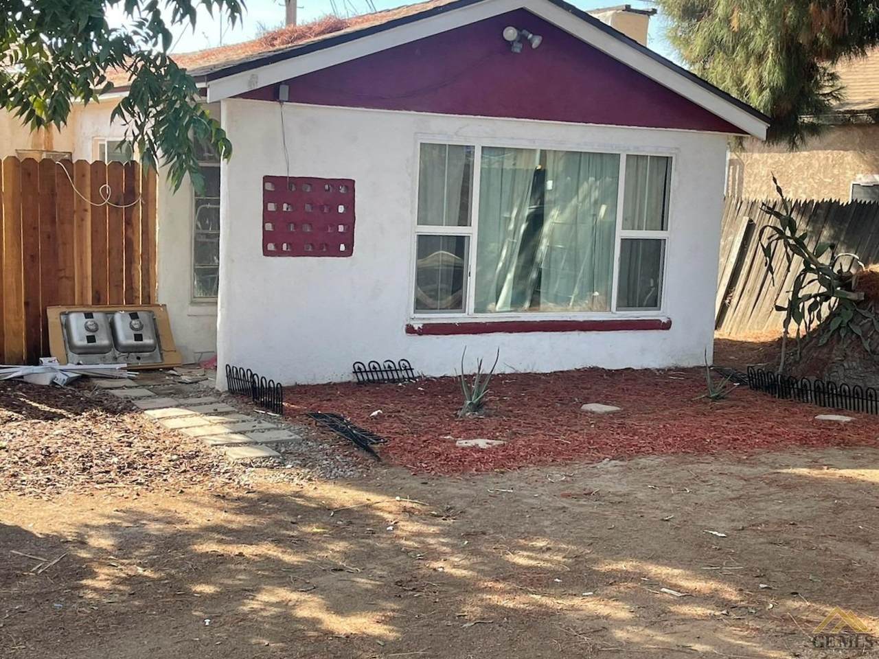 705 El Tejon Avenue - Photo 1