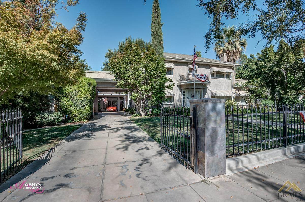 315 Oleander Avenue - Photo 1